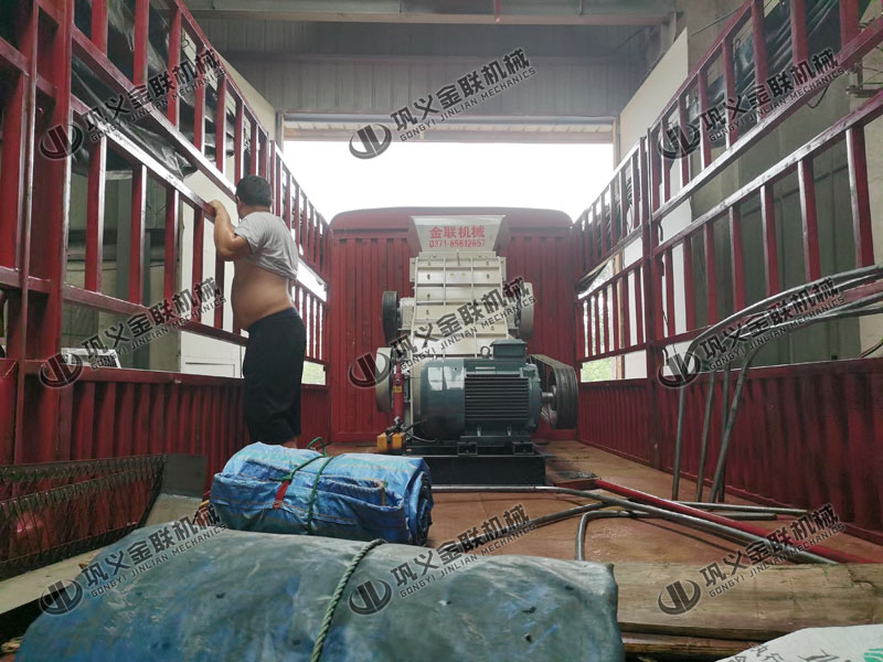  粉碎煤渣用哪種粉碎機設備好，購買一臺的價格高嗎？