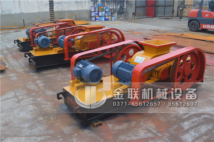 大型雙齒輥破碎機(jī)的價(jià)格是多少，有哪些合適的型號選擇？