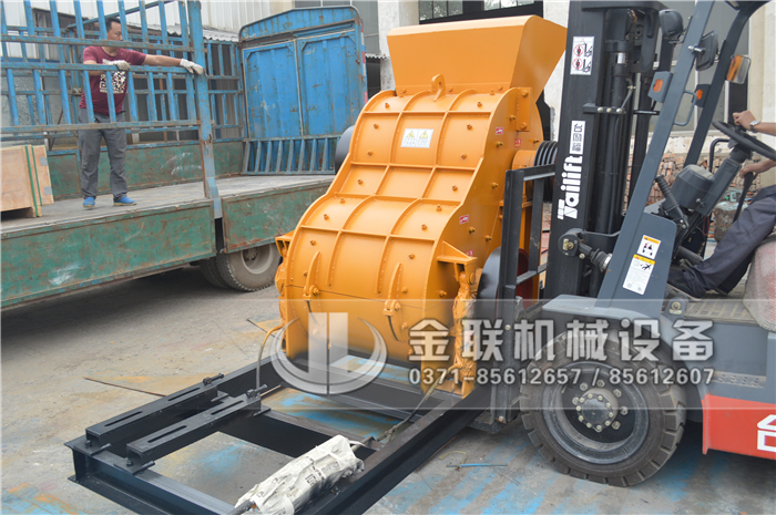 時(shí)產(chǎn)15噸煤泥粉碎機(jī)哪個(gè)廠家好，有哪些型號(hào)可選？