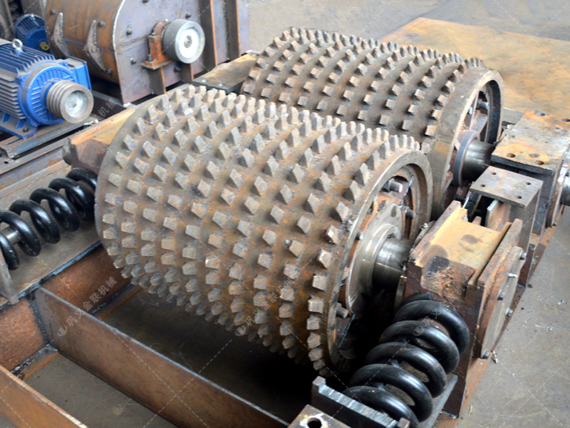 雙齒輥破碎機性能特點有哪些?是怎么破碎物料的? 雙齒輥破碎機性能特點有哪些?是怎么破碎物料的?