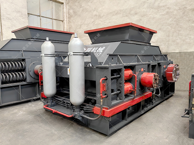 1200x800型液壓對(duì)輥制砂機(jī)發(fā)往烏魯木齊 鵝卵石制砂 1200x800型液壓對(duì)輥制砂機(jī)發(fā)往烏魯木齊 鵝卵石制砂