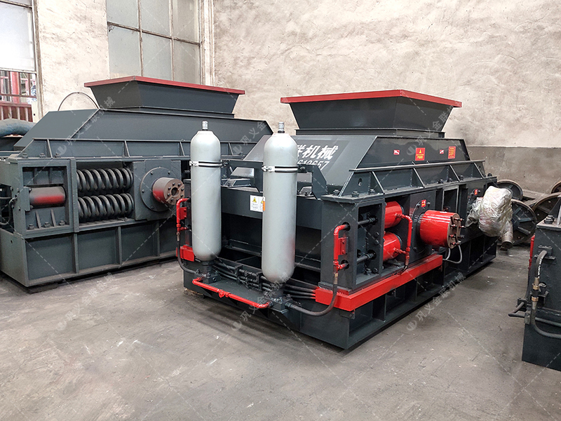 1200x800型液壓對(duì)輥制砂機(jī)發(fā)往烏魯木齊 鵝卵石制砂 1200x800型液壓對(duì)輥制砂機(jī)發(fā)往烏魯木齊 鵝卵石制砂