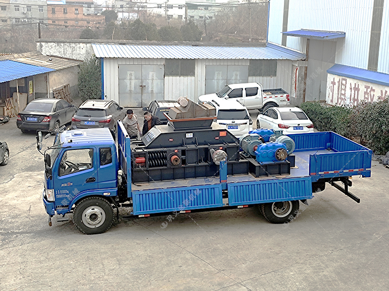 2PG1208大型對輥破碎機發貨 破碎瓜子石