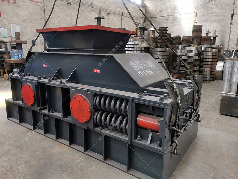 兩臺1200x800型河卵石制砂機發往內蒙古