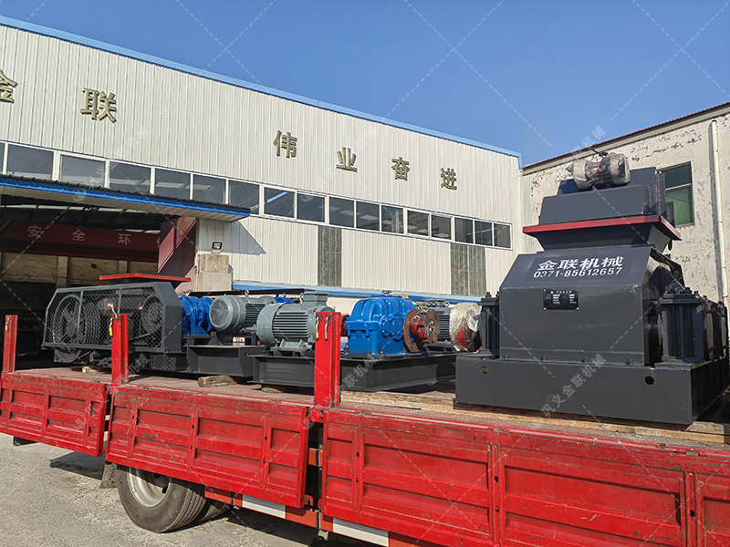 兩臺小型對輥制砂機 610x400組合對輥發(fā)往上海 兩臺小型對輥制砂機 610x400組合對輥發(fā)往上海
