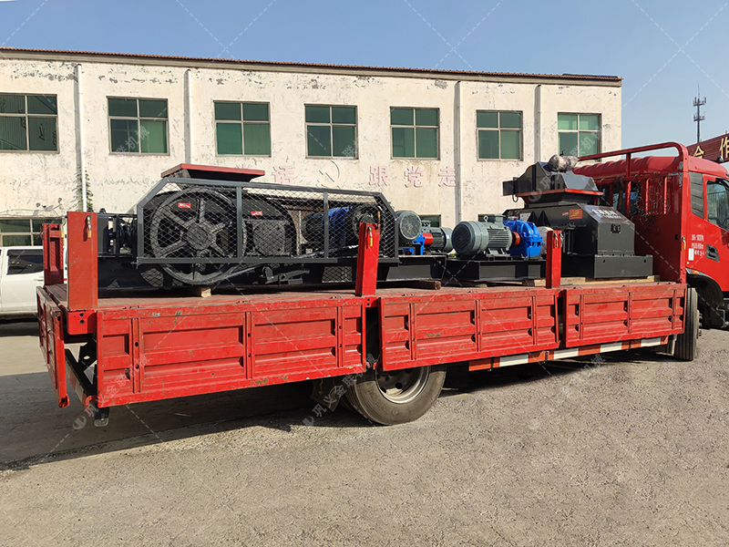 兩臺小型對輥制砂機 610x400組合對輥發(fā)往上海 兩臺小型對輥制砂機 610x400組合對輥發(fā)往上海