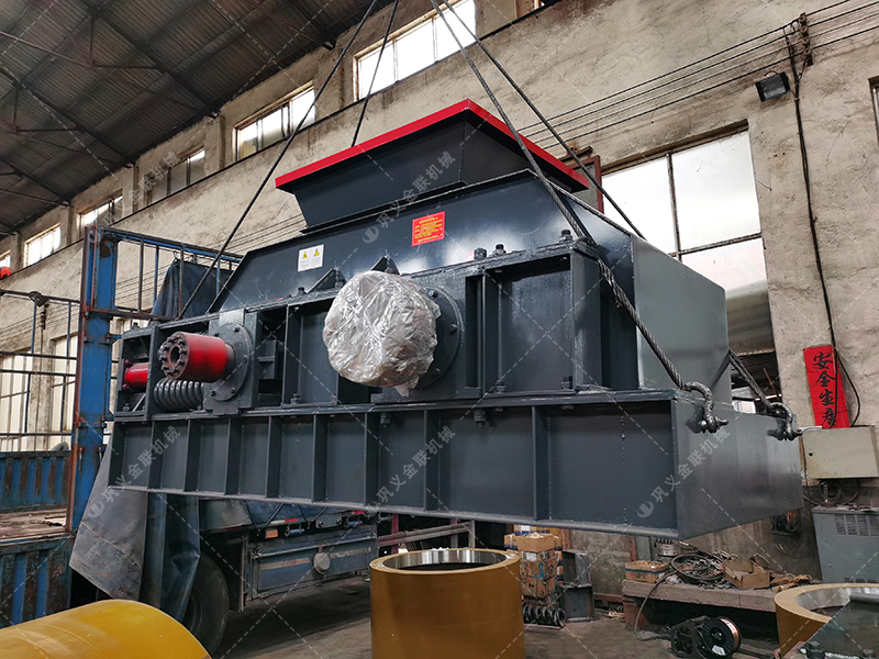 1200x800型制砂設(shè)備 大型對輥制砂機發(fā)貨圖片 1200x800型制砂設(shè)備 大型對輥制砂機發(fā)貨圖片