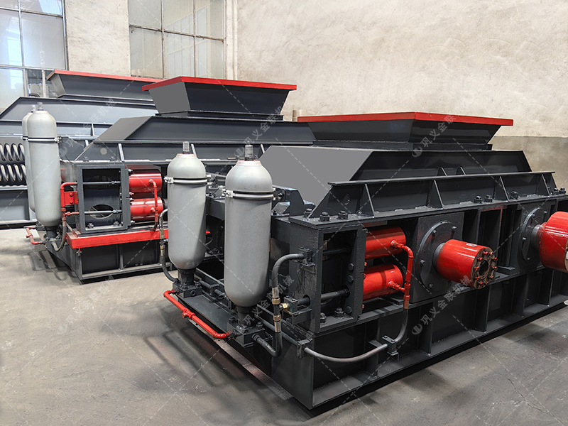 2PG1208大型液壓對輥破碎機發往甘肅