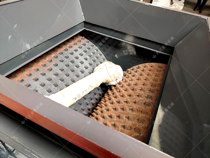 2PGC900X900雙齒輥破碎機發貨圖片_發往內蒙古烏海_粉碎煤