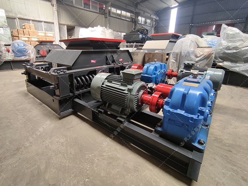 600X900雙齒輥破碎機發貨圖片_發往安徽淮南_破碎煤矸石 600X900雙齒輥破碎機發貨圖片_發往安徽淮南_破碎煤矸石