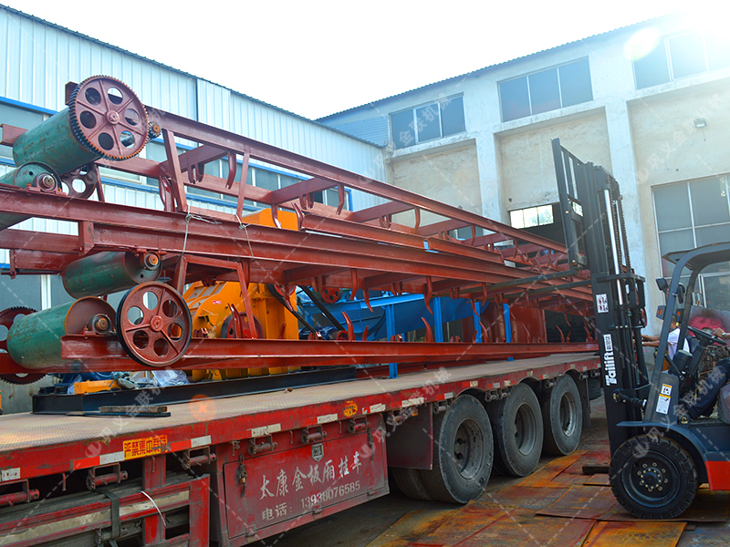 SCF88雙級破碎機,篩分機生產(chǎn)線發(fā)貨圖片_發(fā)往甘肅武威_破碎紅土 SCF88雙級破碎機,篩分機生產(chǎn)線發(fā)貨圖片_發(fā)往甘肅武威_破碎紅土