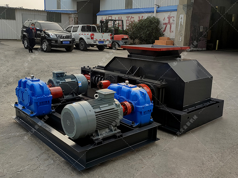 2PG800X600對輥破碎機(jī)發(fā)貨圖片_發(fā)往重慶_鵝卵石制砂