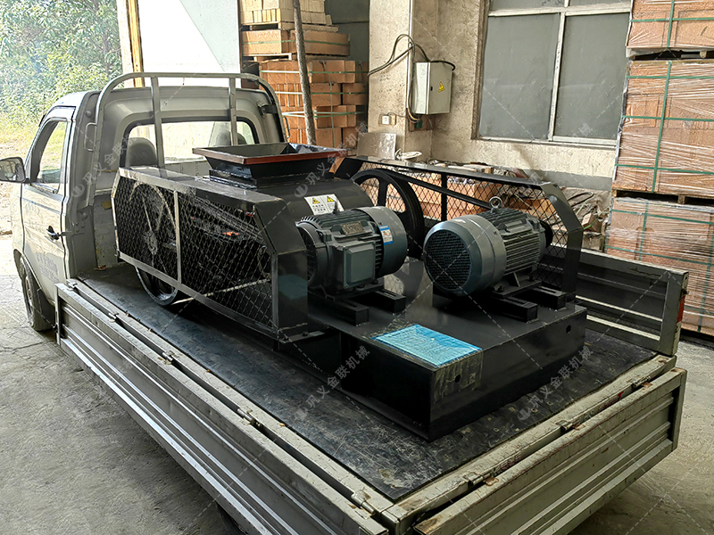 2pgc450*500雙齒輥破碎機發貨圖片_發往內蒙古赤峰_破碎煤 2pgc450*500雙齒輥破碎機發貨圖片_發往內蒙古赤峰_破碎煤