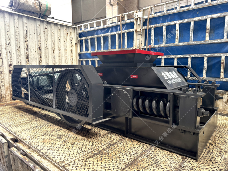 高碳硅鐵特別脆？防過粉碎雙齒輥有何特殊設計？