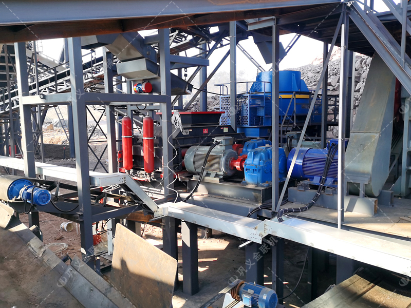 砂石業“產能成本雙難”？液壓對輥制砂機給出破局新解